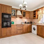 Spacious & Comfy Seaside Flat