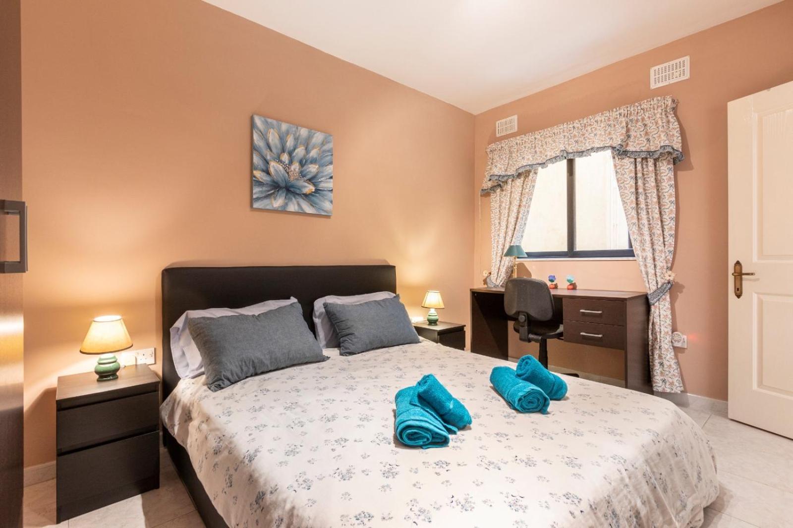 Spacious & Comfy Seaside Flat St. Paul's Bay