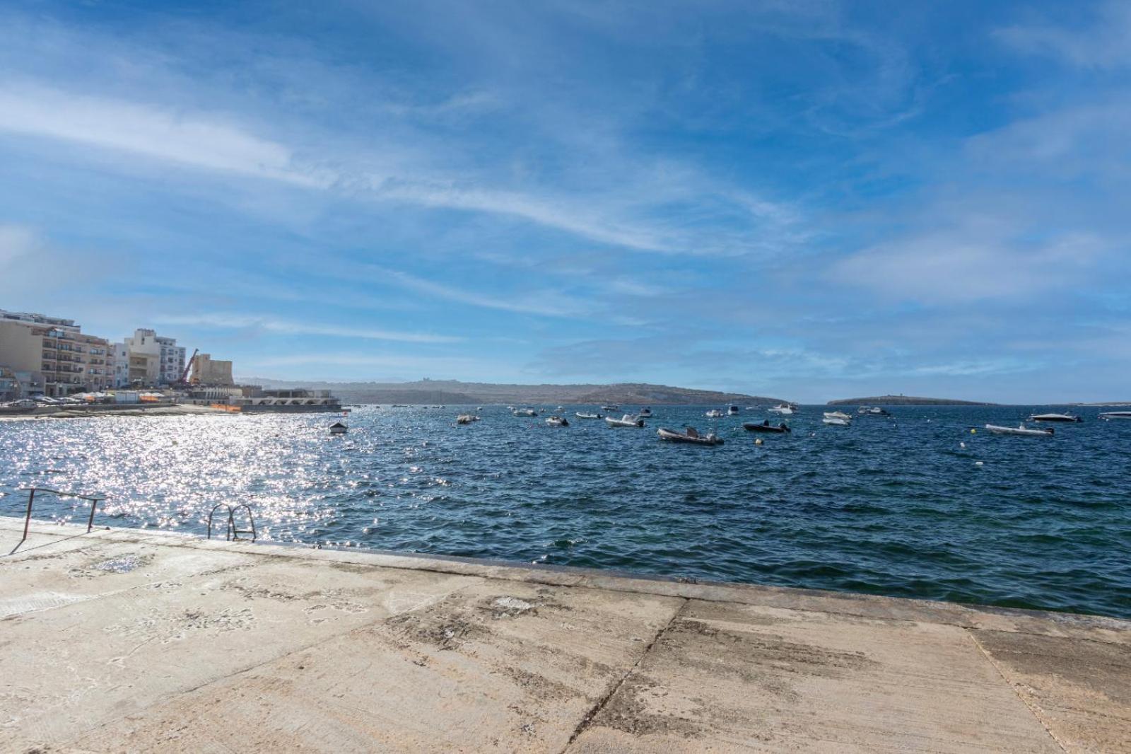 Spacious & Comfy Seaside Flat Appartement