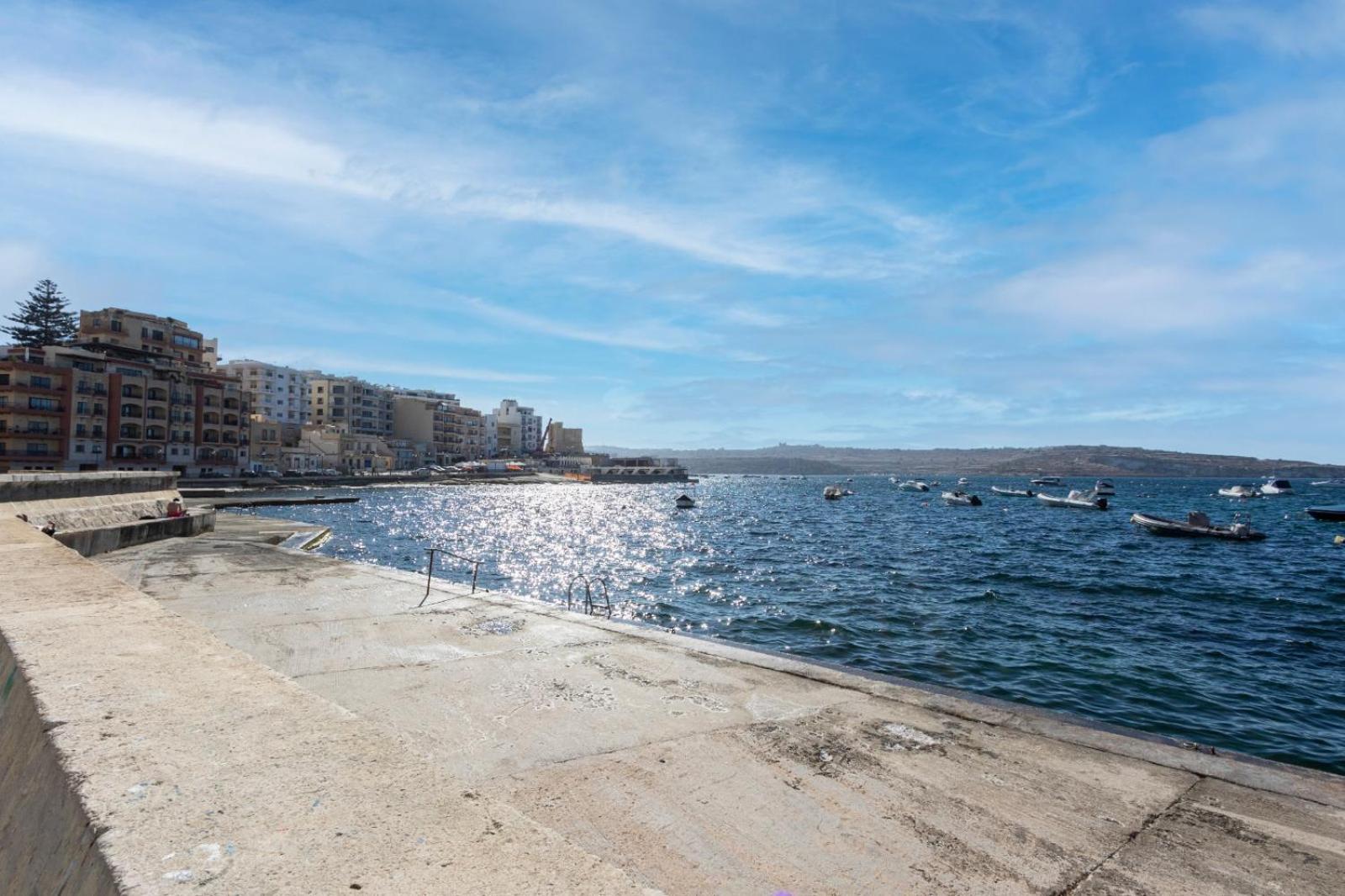 Spacious & Comfy Seaside Flat Appartement St. Paul's Bay